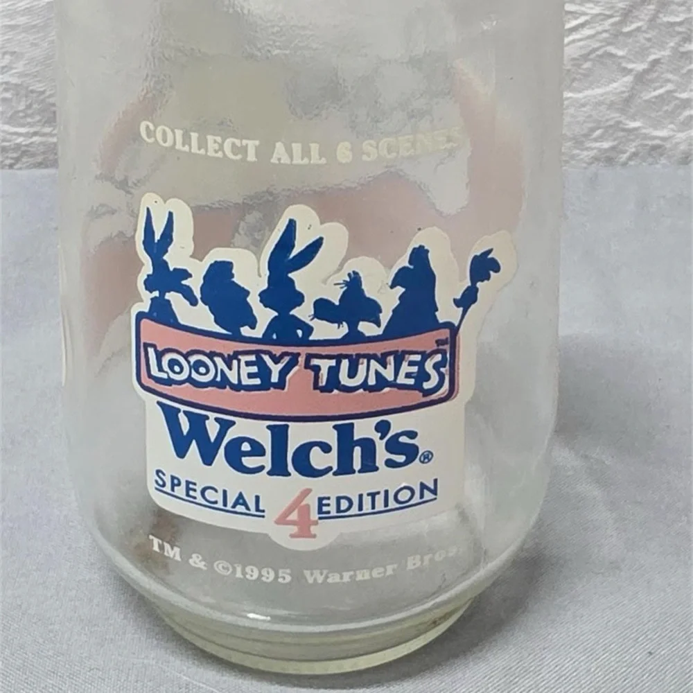 Looney Tunes Special Edition Glass Jar Vintage